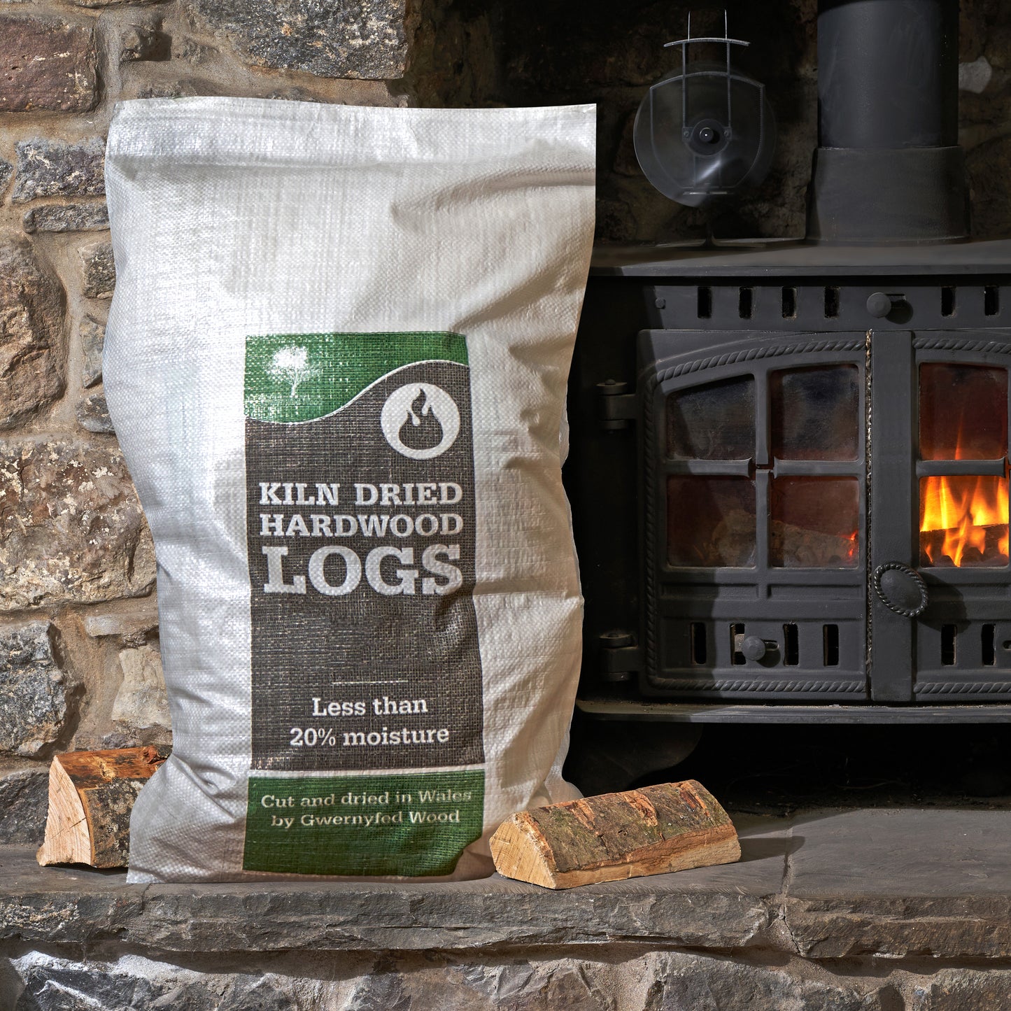 Kiln Dried Hardwood Logs - Jumbo 60 Litre Sack (approx 18kg)